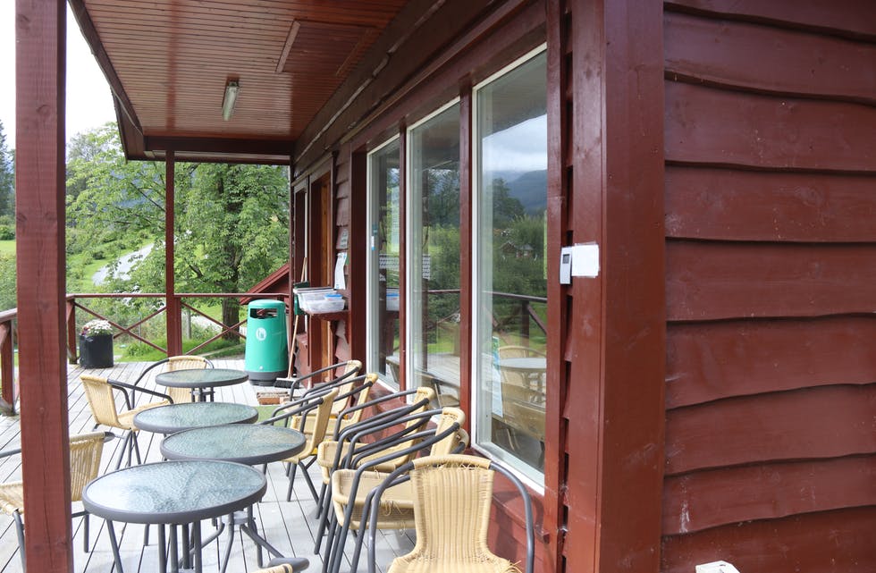 Klubbhuset på golfbanen på Grønsdal er nok ein gong utsett for snopesjuke innbrotstjuvar. Foto: Ingvil Bakka.