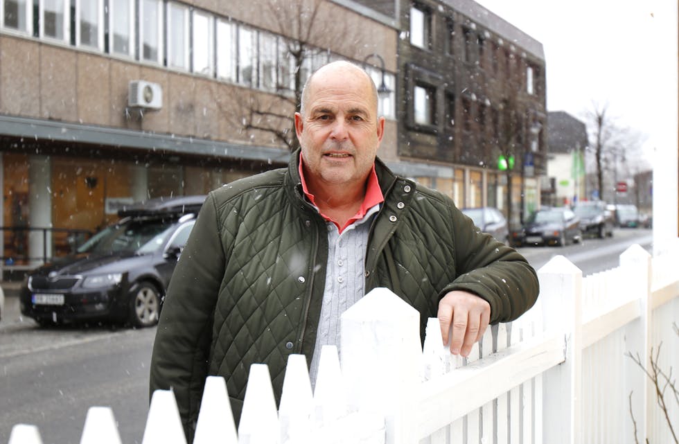 Olaf Olsvik i Mestringshusene ser på Sauda som eit alternativ for å starte opp eit behandlingssenter for vaksne med rusproblem. Foto: Frank Waal.